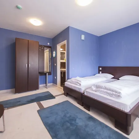 Hayat Hills 3*