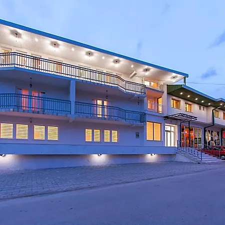 Konukevi Hayat Hills 3*