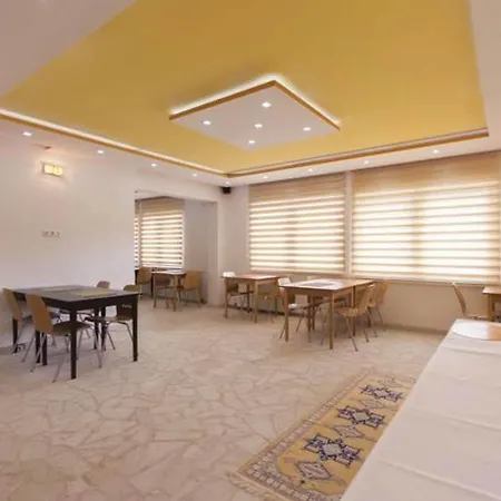 Hayat Hills 3*